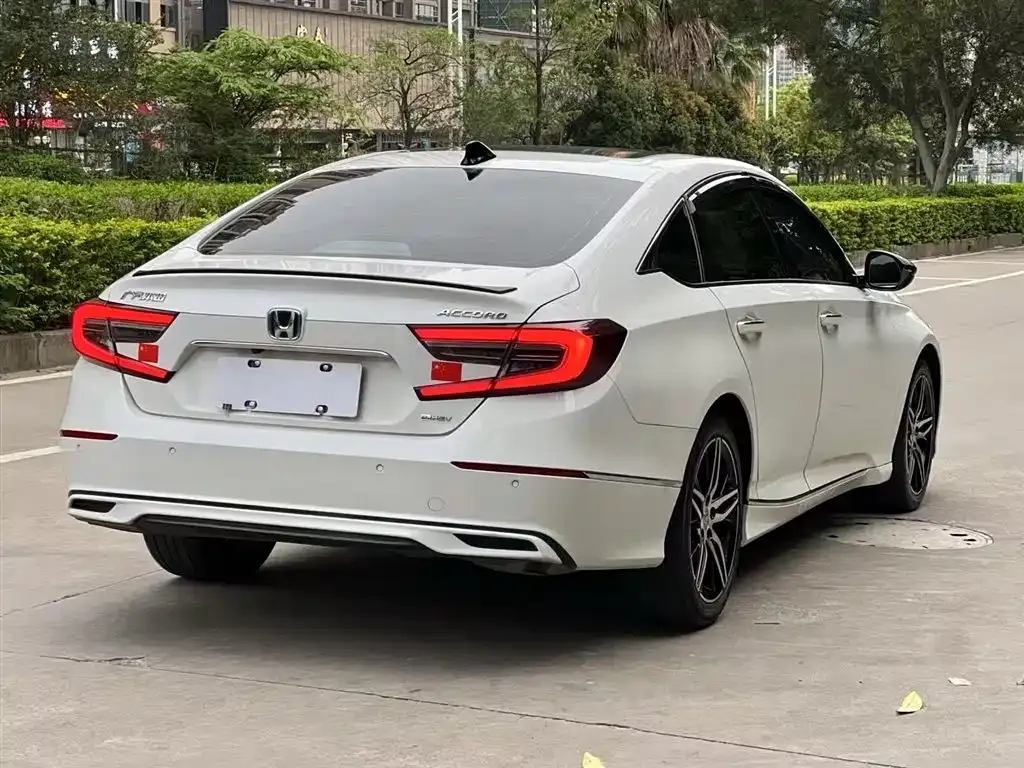 Honda Accord — фото 3