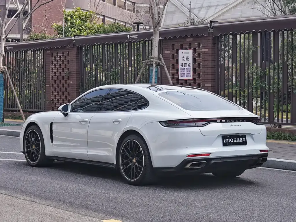 Porsche Panamera — фото 10