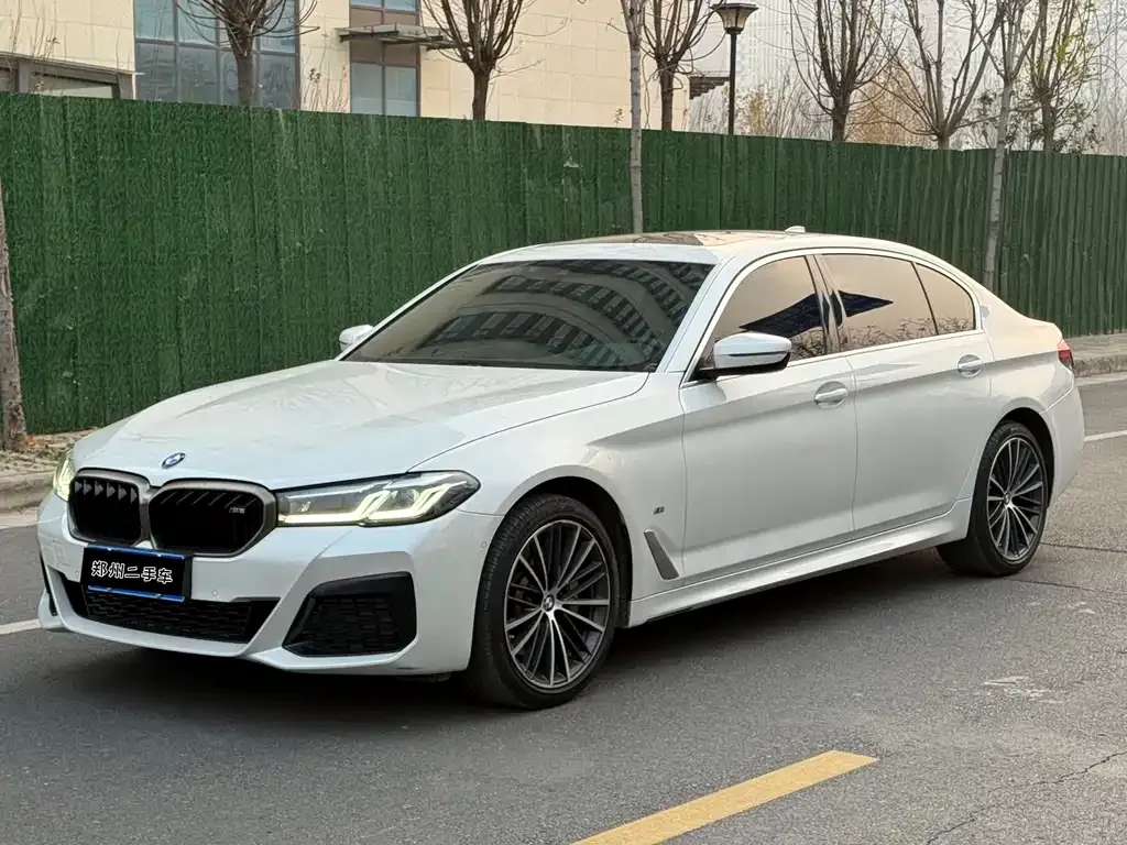 BMW 5 Series — фото 1