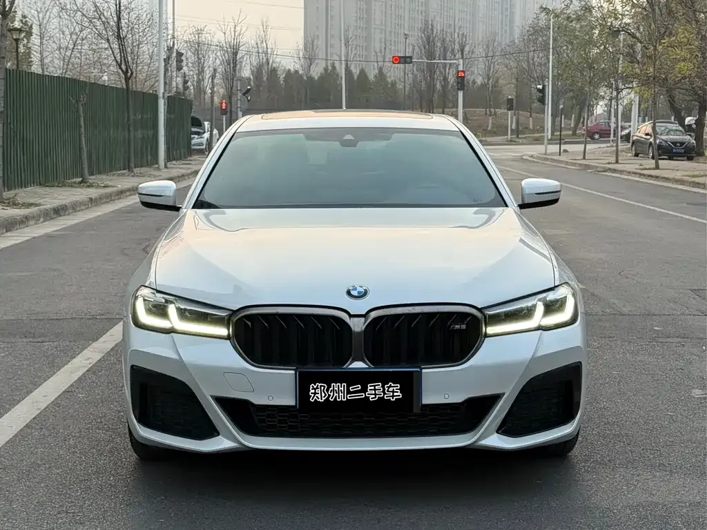 BMW 5 Series — фото 9