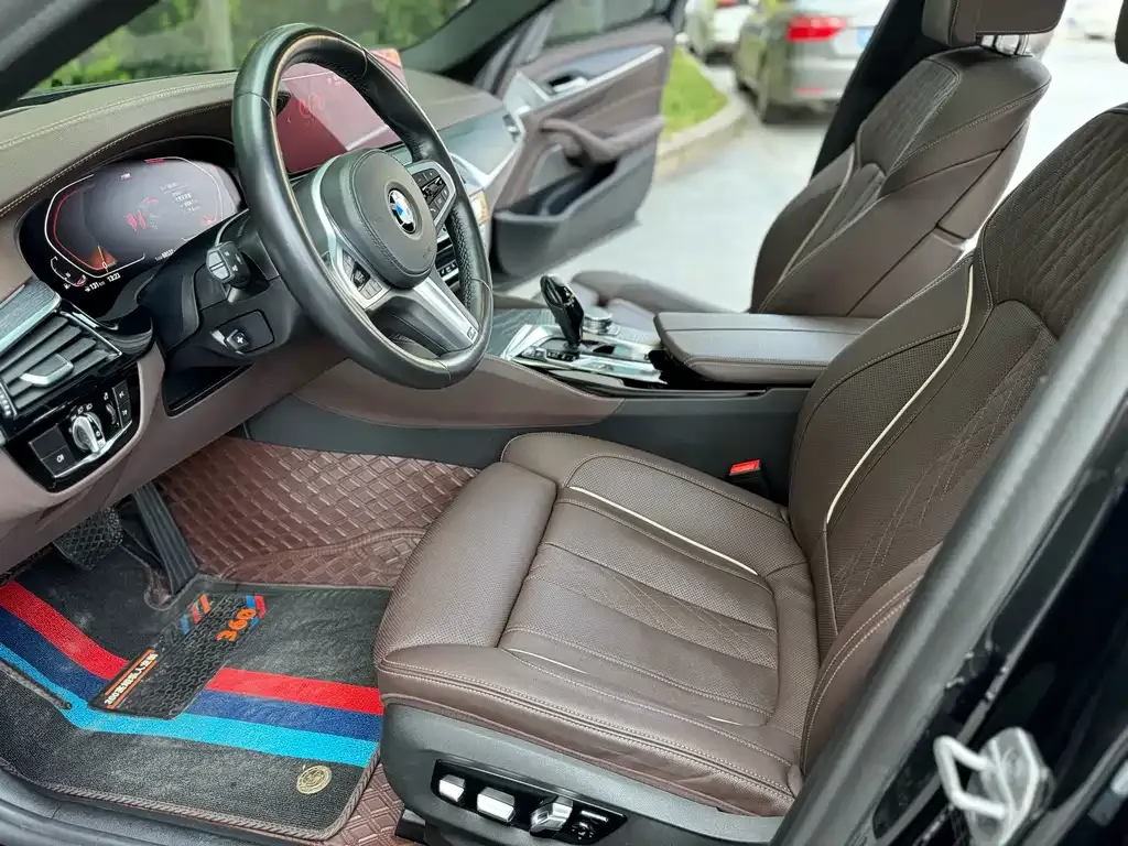 BMW 5 Series 2021 из CN, фото 6