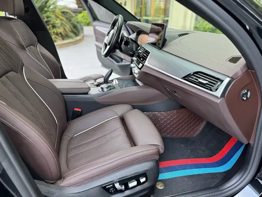 BMW 5 Series 2021 из CN, фото 2