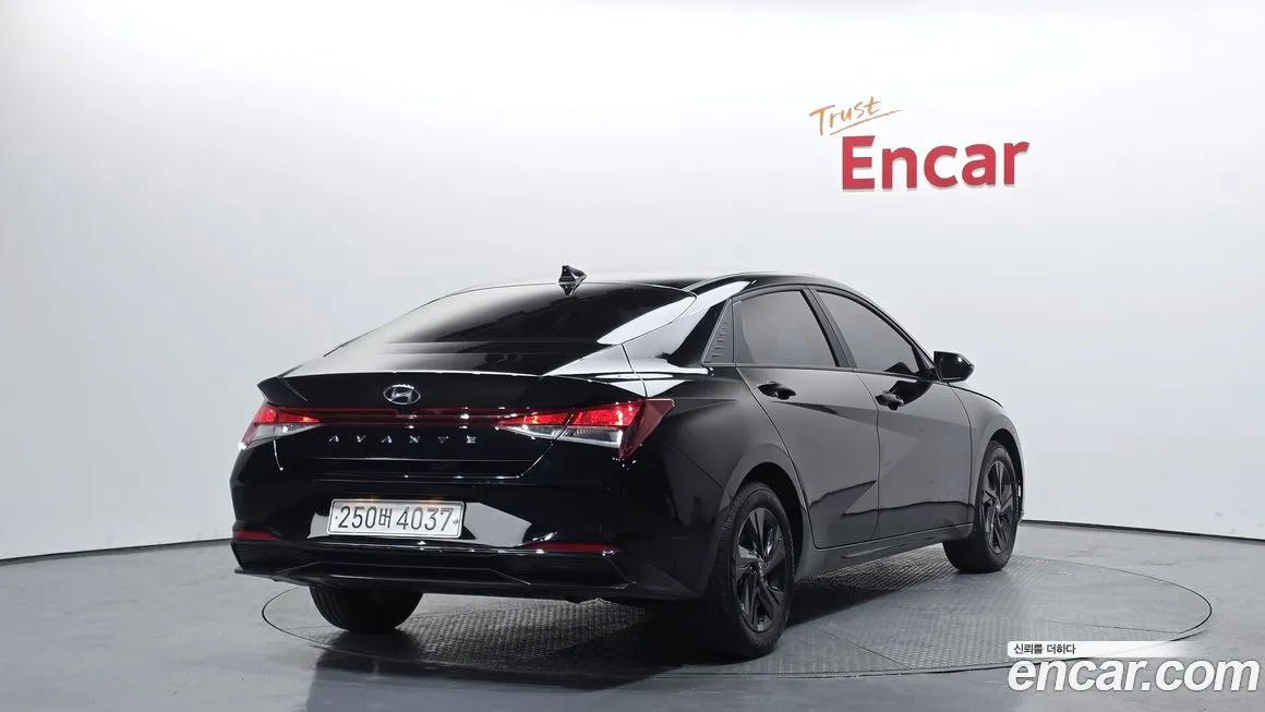 Hyundai AVANTE — фото 3
