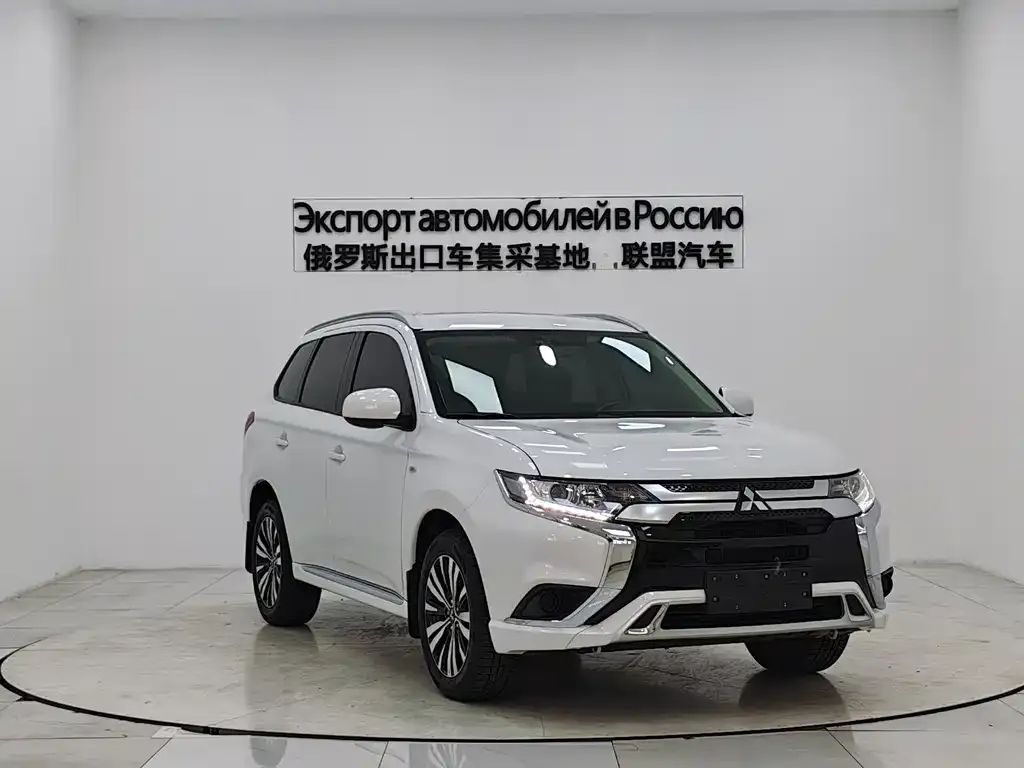 Mitsubishi Outlander — фото 2