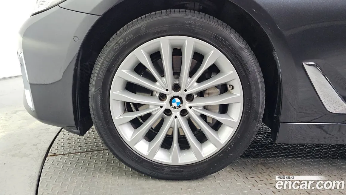BMW 5-Series 2021 из KR, фото 9