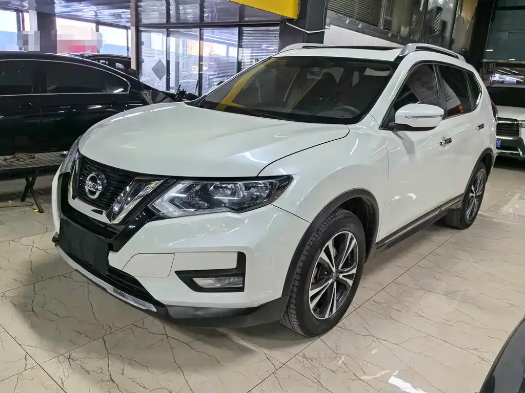 Nissan X-Trail — фото 1