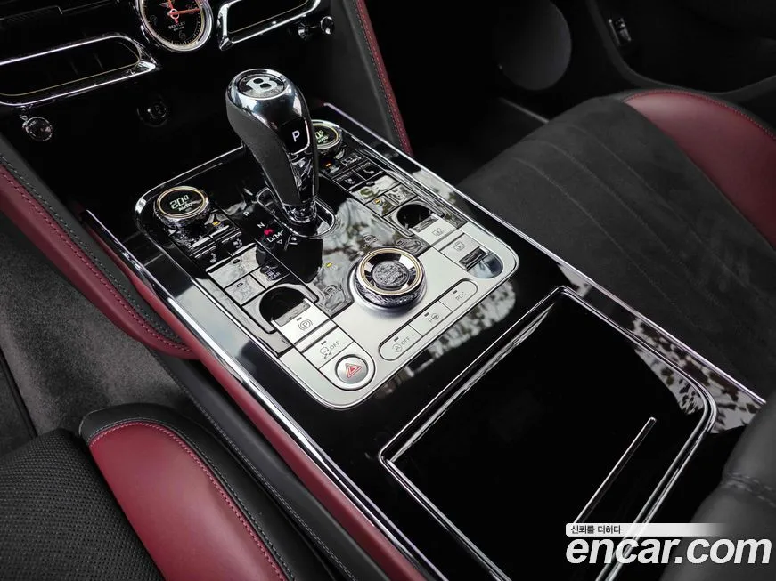 Bentley Flying Spur 2023 из KR, фото 8