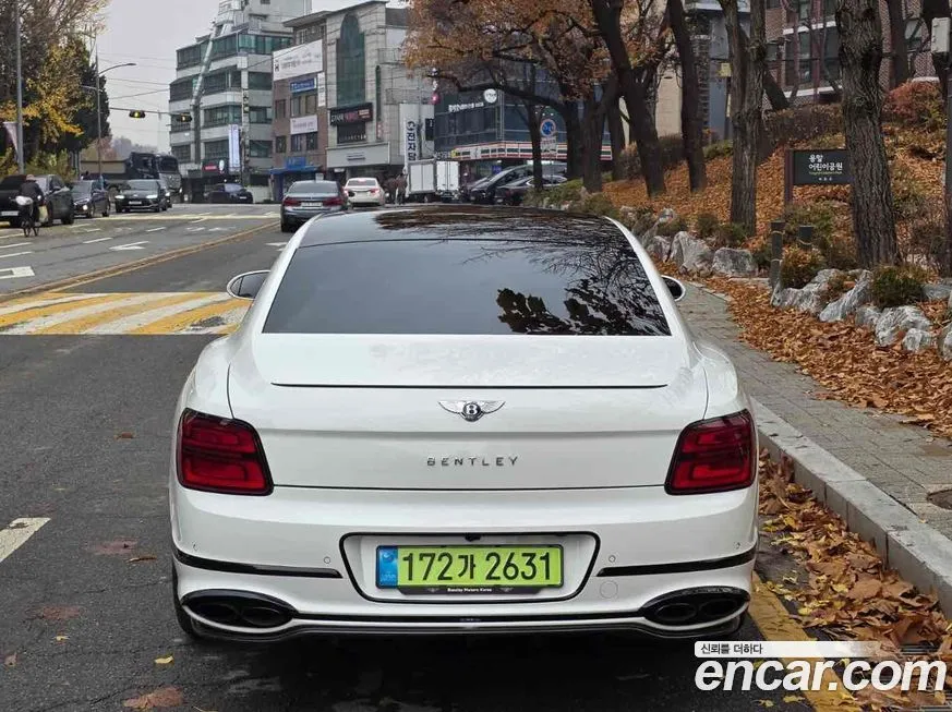 Bentley Flying Spur 2023 из KR, фото 6