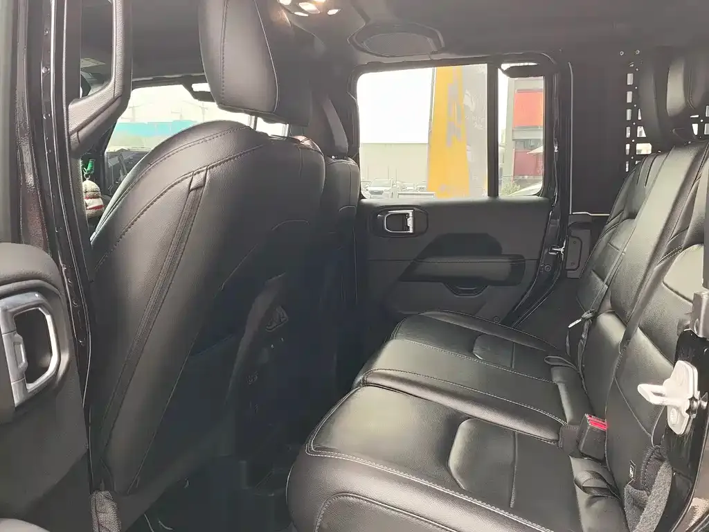 Jeep Wrangler PHEV 2021 из CN, фото 3