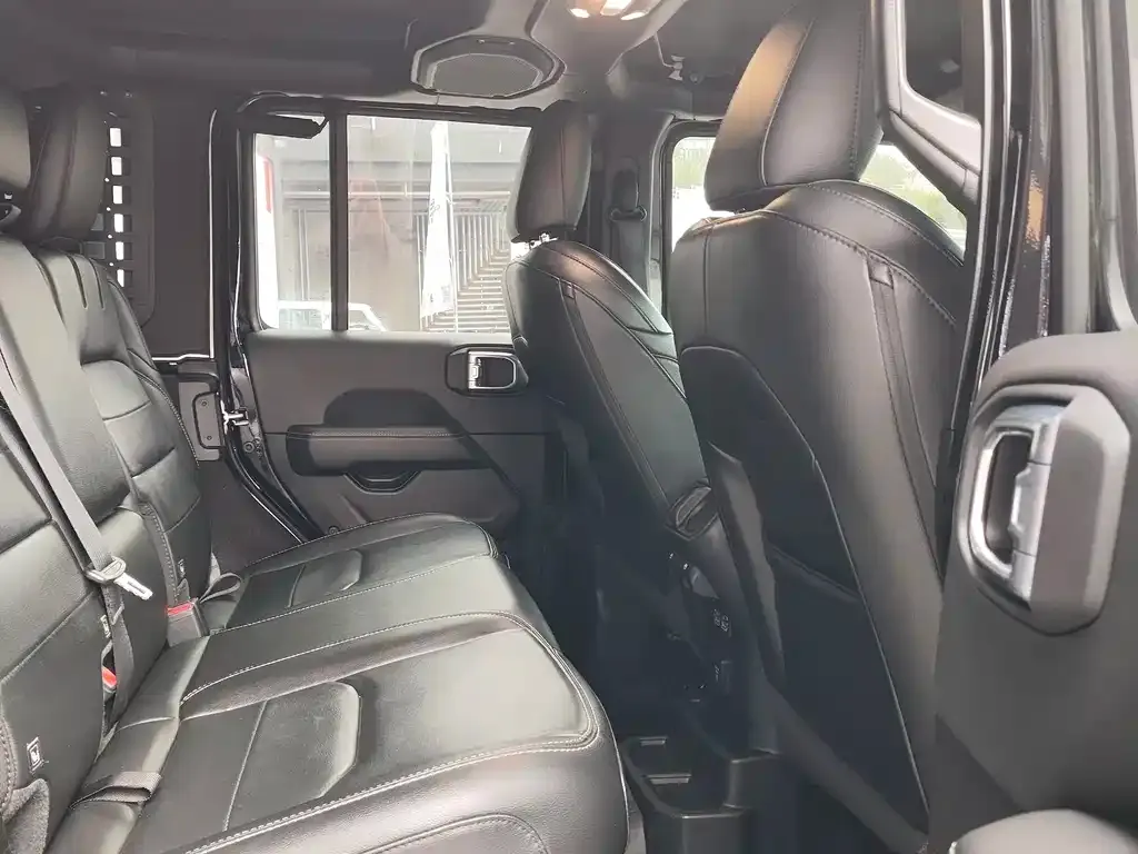 Jeep Wrangler PHEV 2021 из CN, фото 2