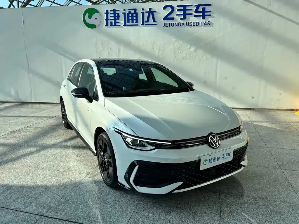 Volkswagen Golf 2024 из CN, фото 7