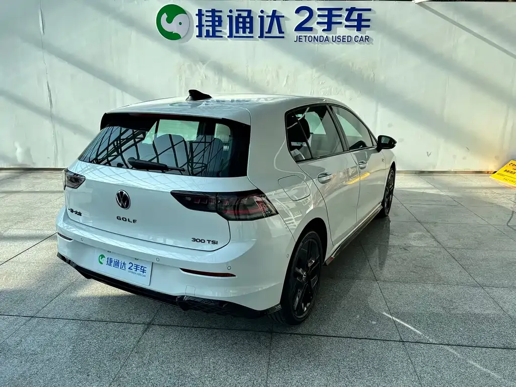 Volkswagen Golf 2024 из CN, фото 6
