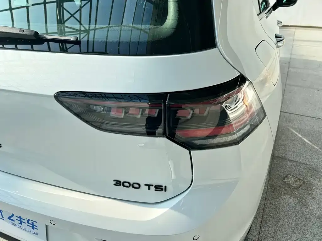 Volkswagen Golf 2024 из CN, фото 4
