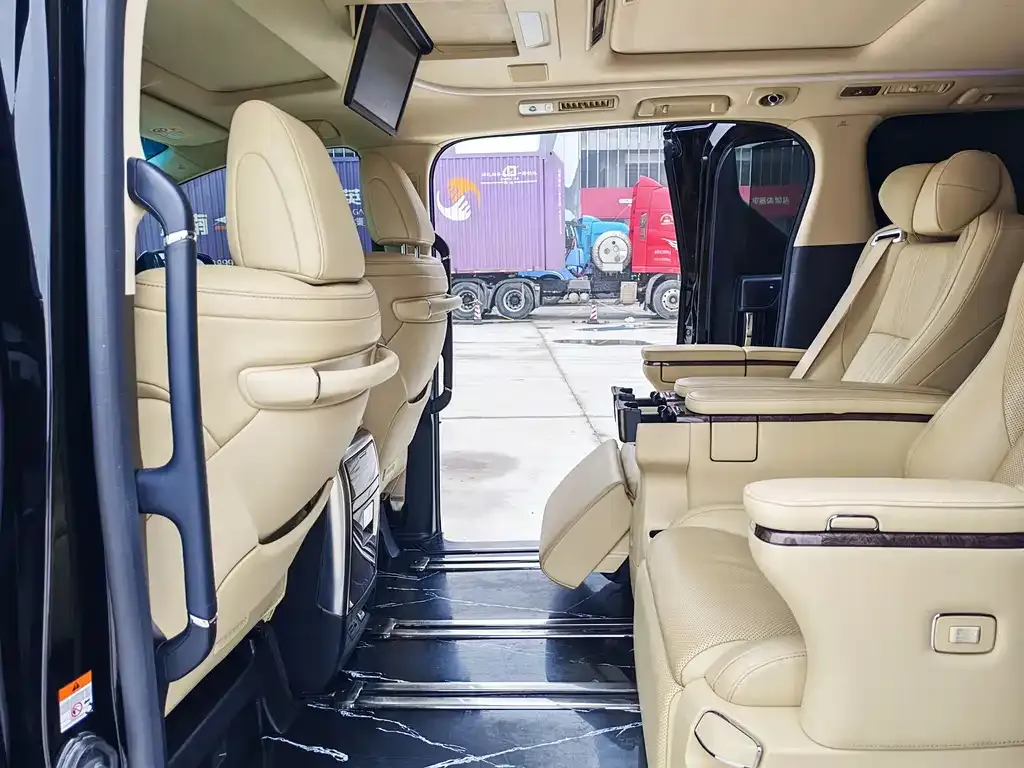 Toyota Vellfire 2023 из CN, фото 6