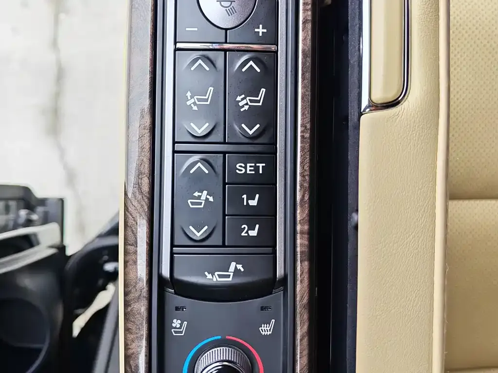 Toyota Vellfire 2023 из CN, фото 2