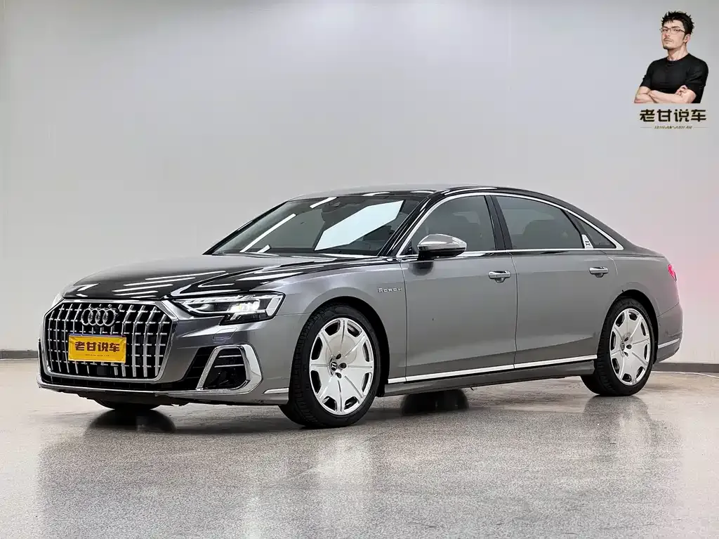 Audi A8 — фото 1