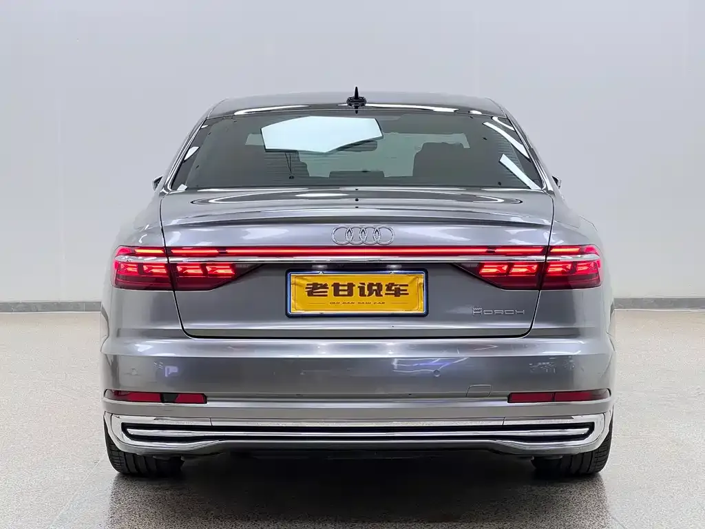 Audi A8 — фото 5