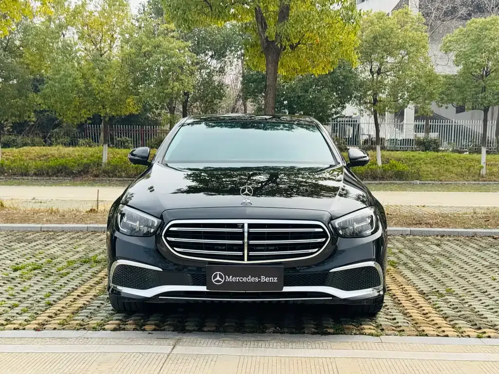 Mercedes-Benz E-Class — фото 10