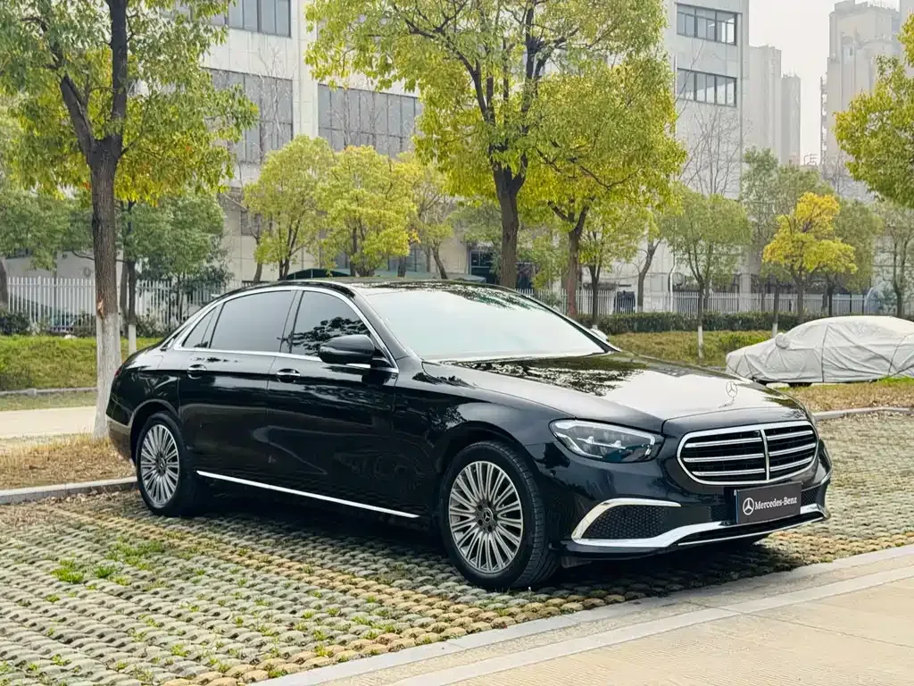 Mercedes-Benz E-Class — фото 5