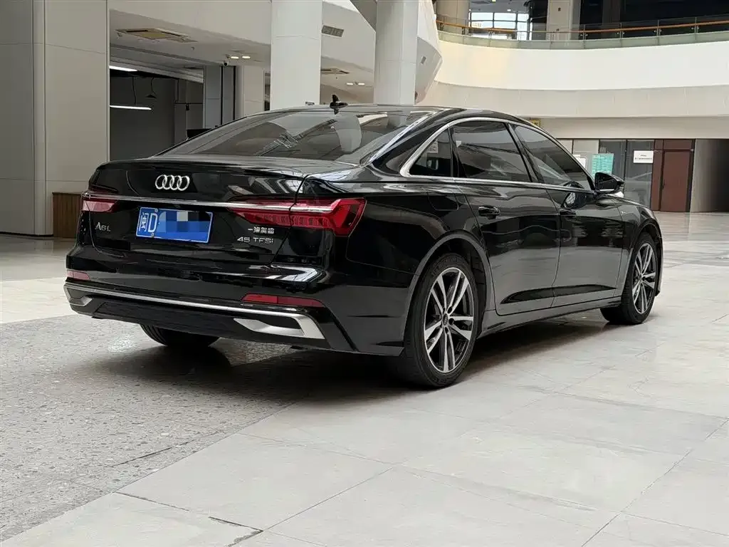 Audi A6L — фото 7
