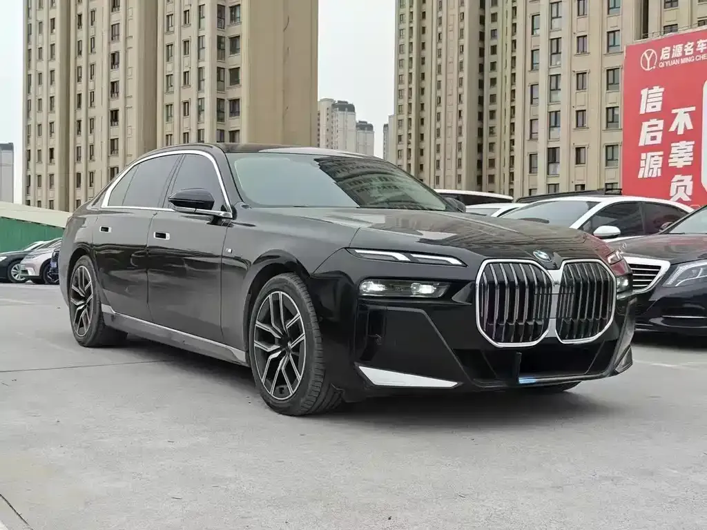 BMW 7 Series 2023 из CN, фото 7