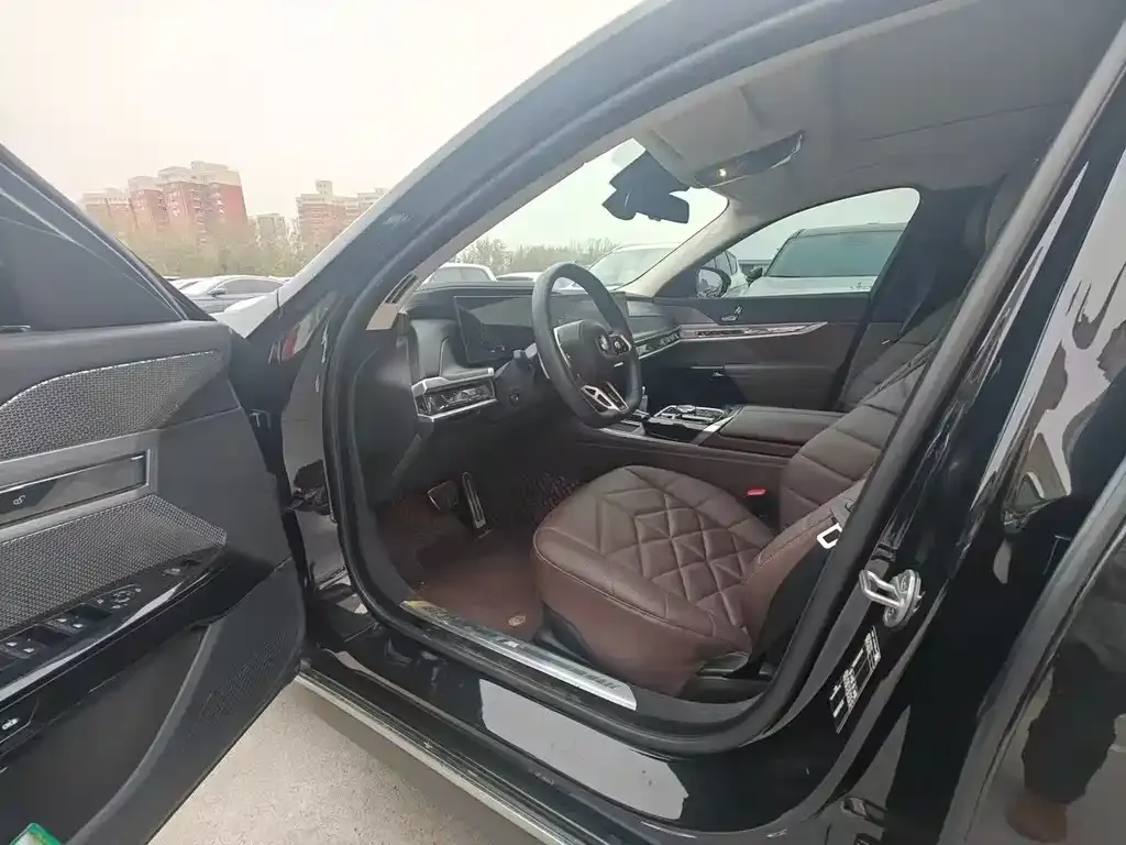 BMW 7 Series 2023 из CN, фото 6