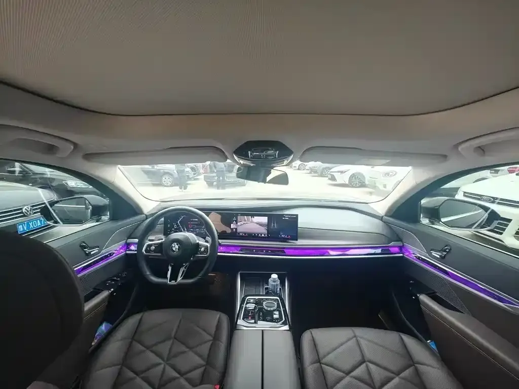 BMW 7 Series 2023 из CN, фото 4