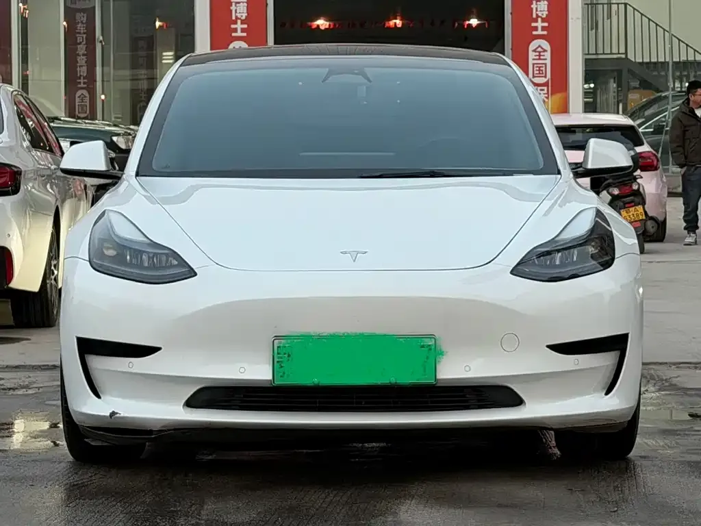 Tesla Model 3 — фото 4