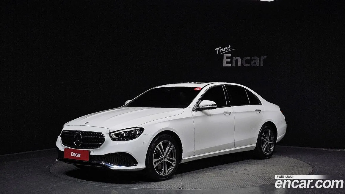 Mercedes-Benz E-Class — фото 1
