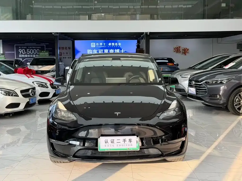 Tesla Model Y — фото 8