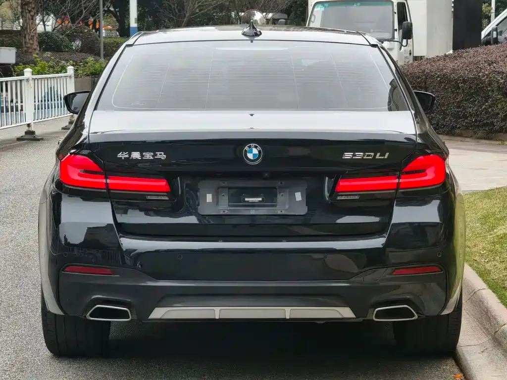 BMW 5 Series — фото 3