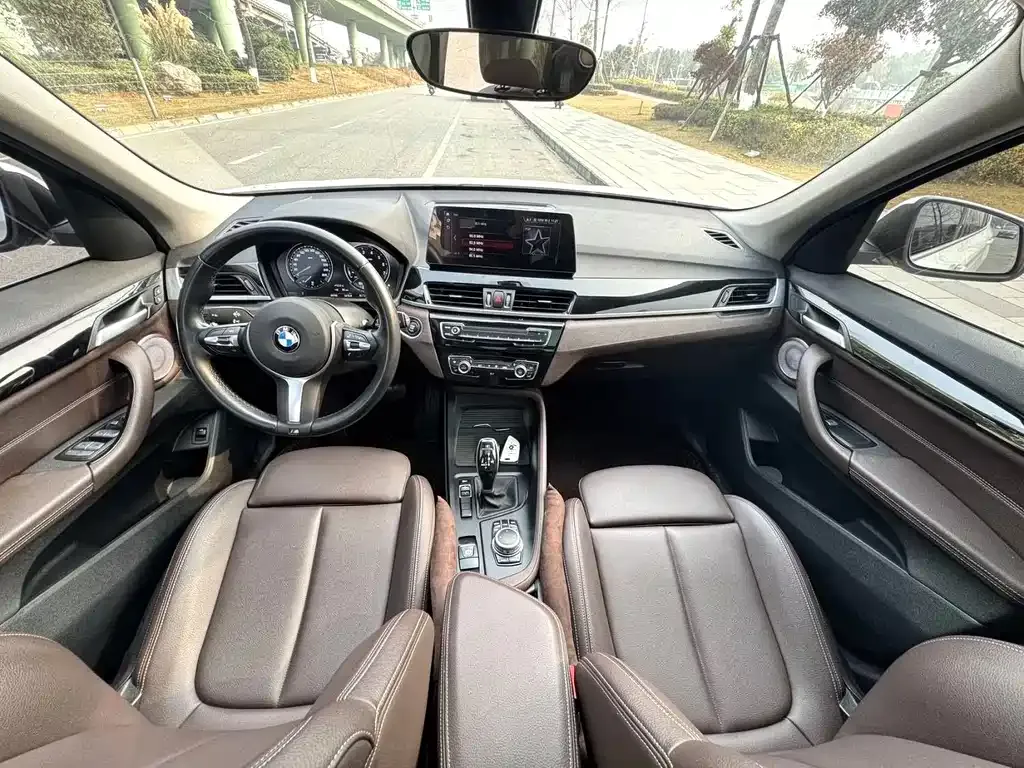 BMW X1 — фото 9