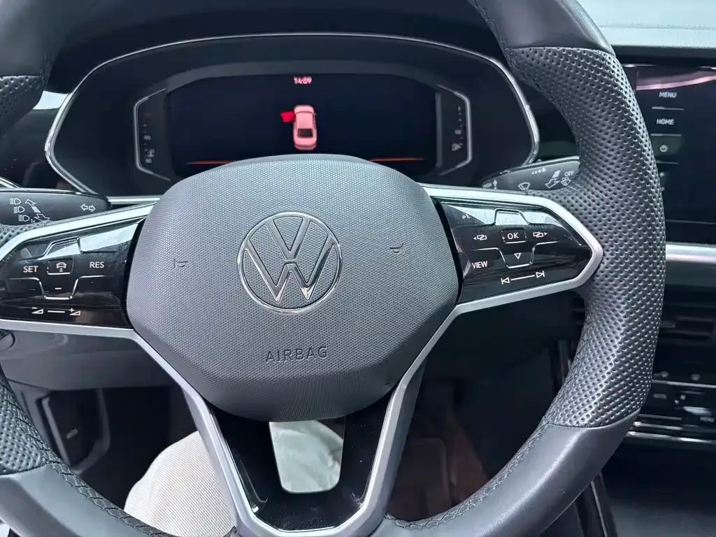 Volkswagen Passat — фото 7
