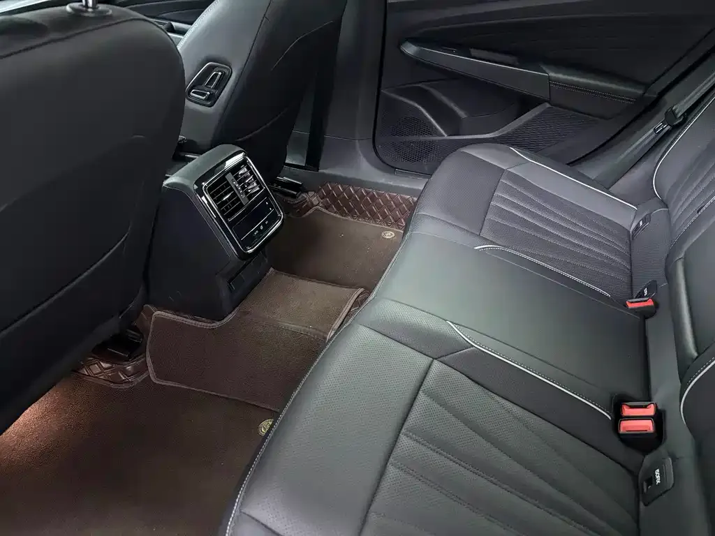 Volkswagen Passat — фото 6