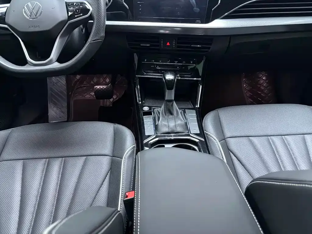 Volkswagen Passat — фото 10