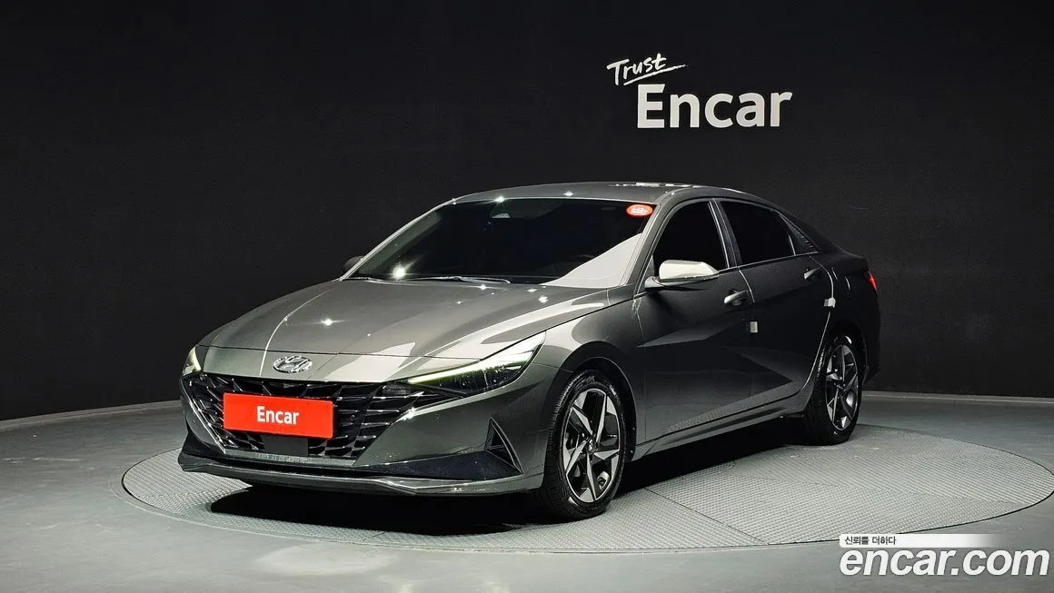 Hyundai AVANTE — фото 1