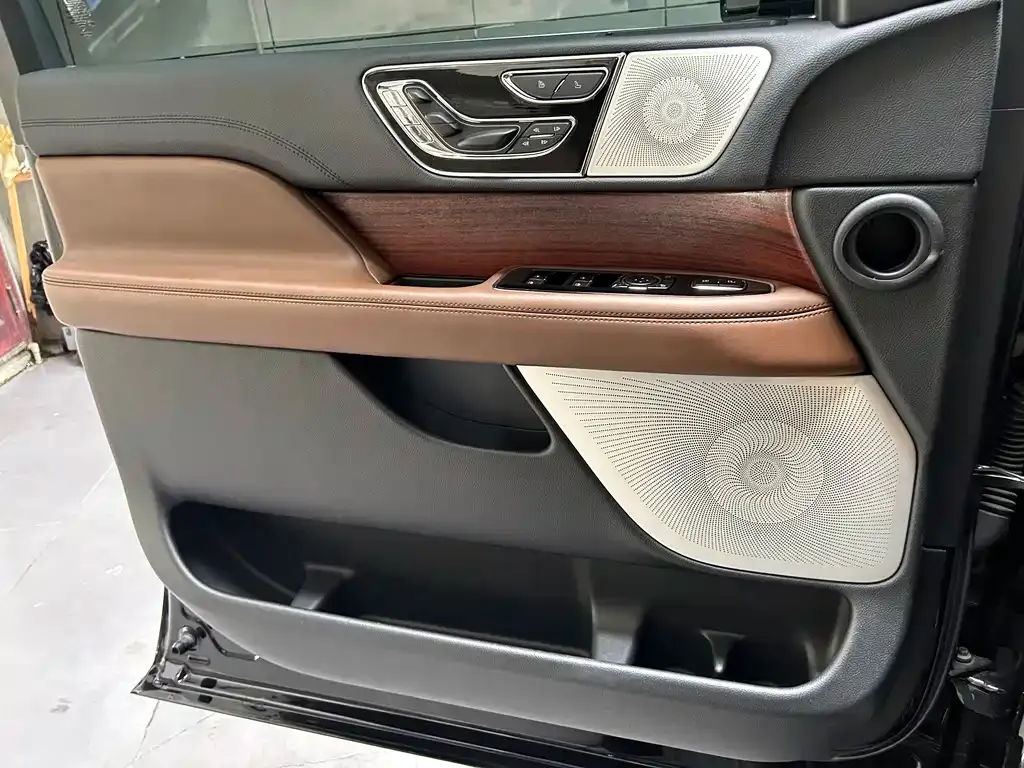 Lincoln Navigator 2023 из CN, фото 10