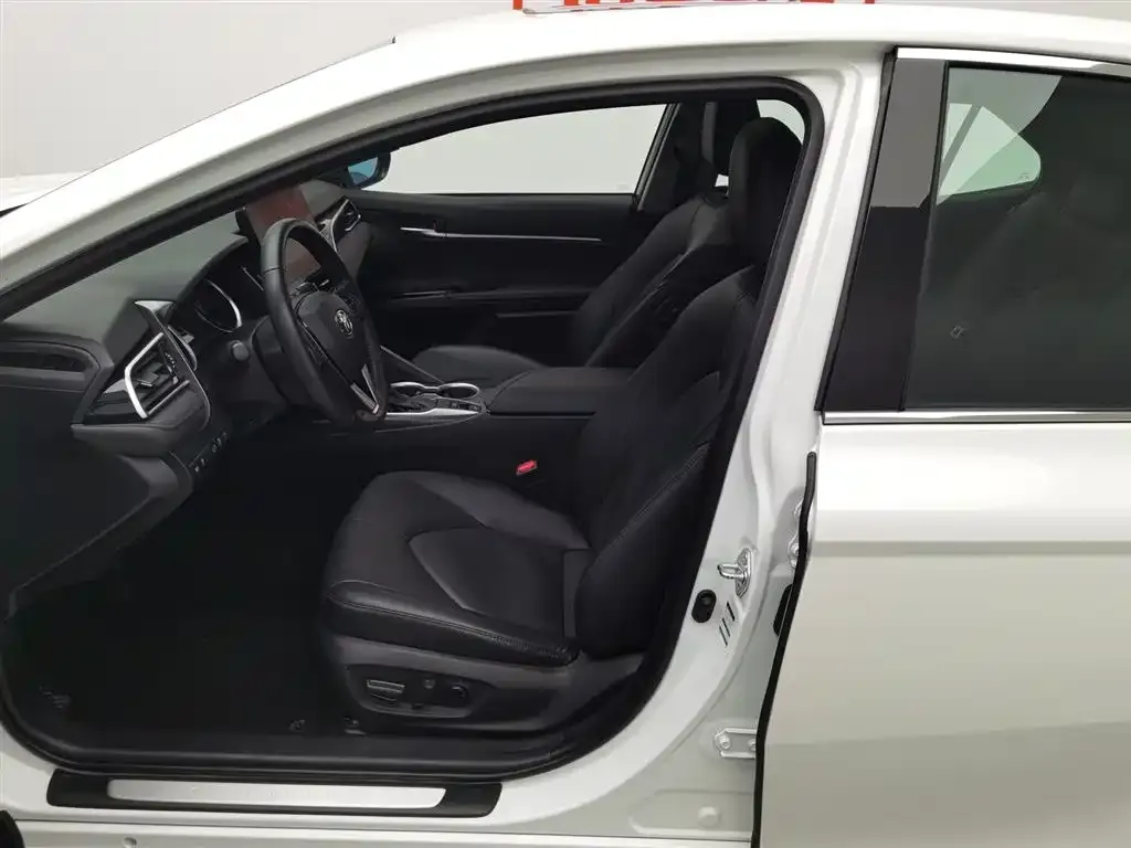 Toyota Camry 2023 из CN, фото 6