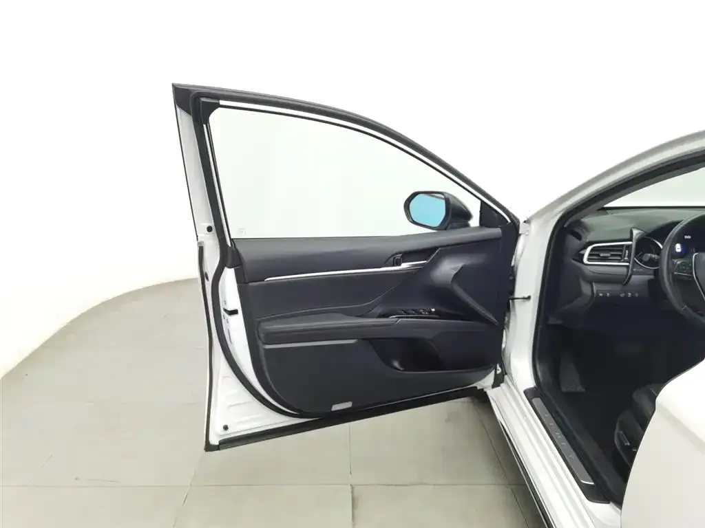 Toyota Camry 2023 из CN, фото 3
