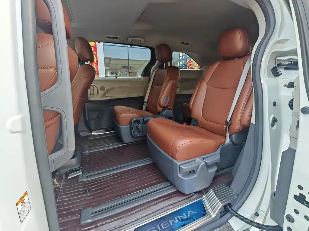 Toyota Sienna 2023 из CN, фото 8