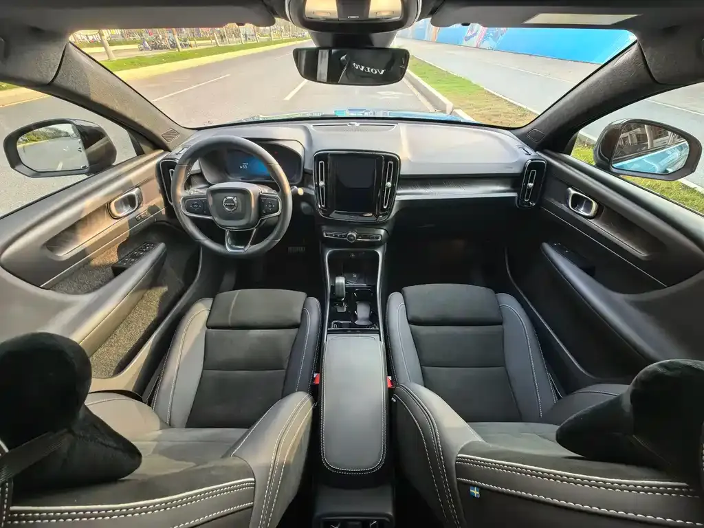 Volvo C40 2023 из CN, фото 5