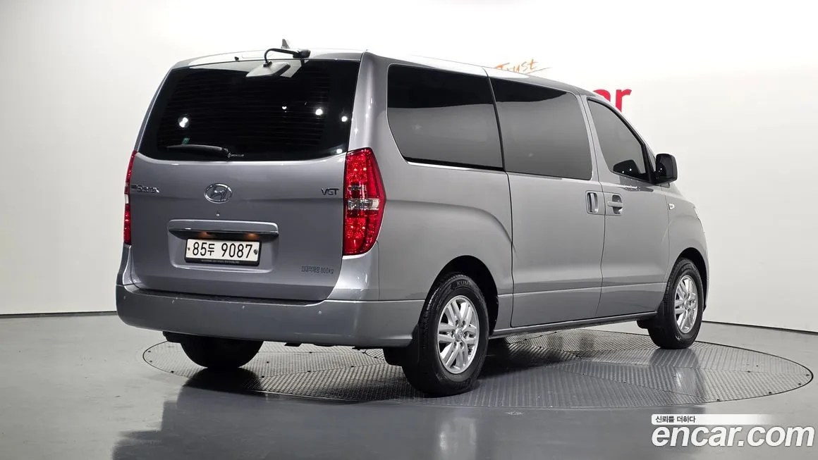 Hyundai Starex — фото 3