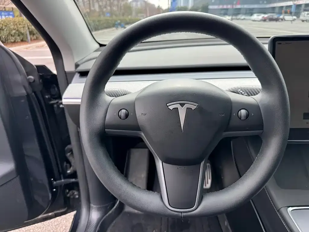 Tesla Model Y 2024 из CN, фото 6