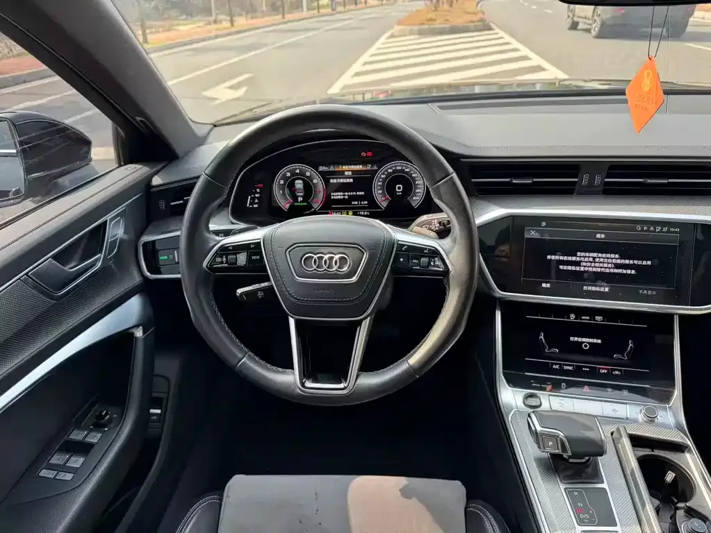 Audi A6L — фото 2