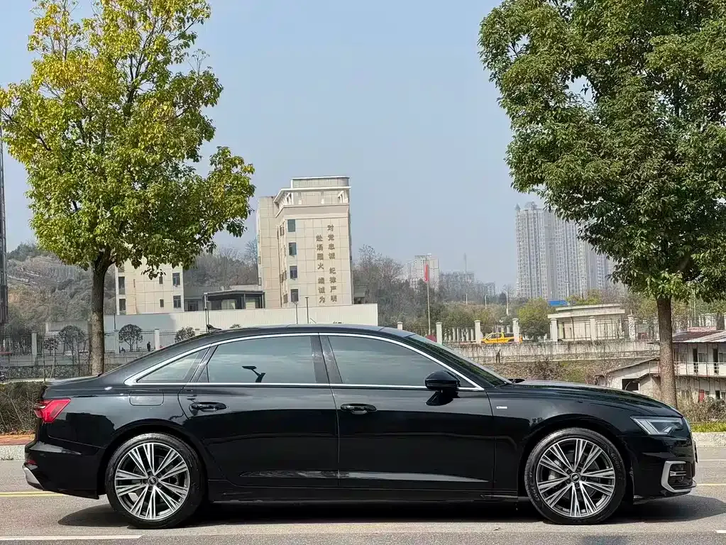 Audi A6L — фото 10