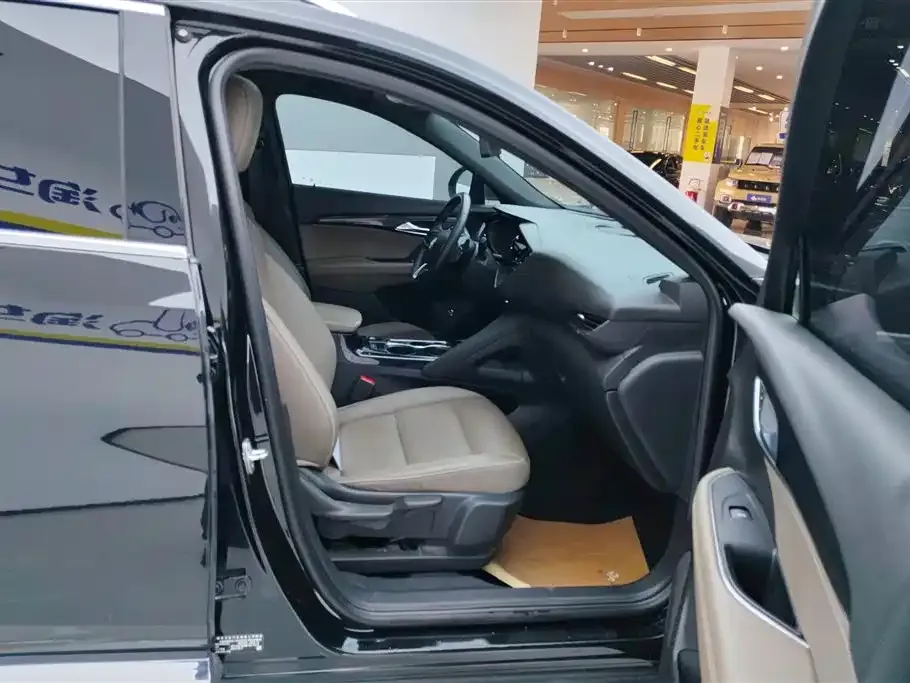 Buick Envision Plus — фото 6