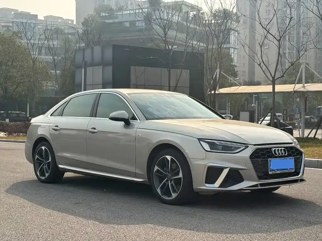 Audi A4L 2022 из CN, фото 9