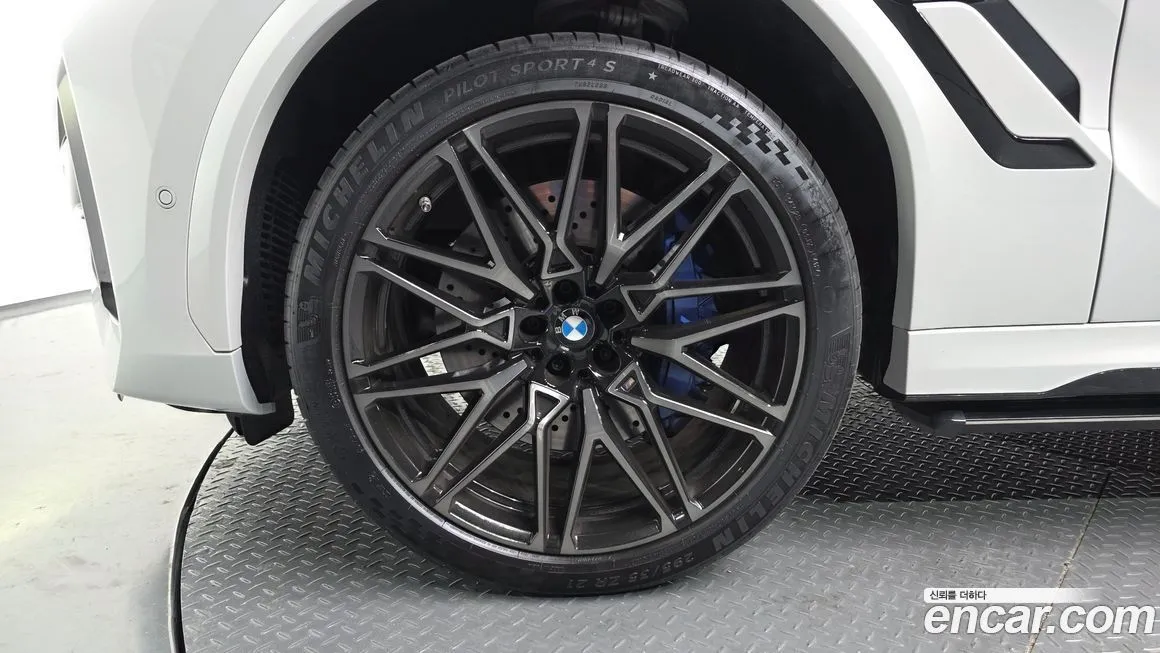 BMW X6M 2025 из KR, фото 7