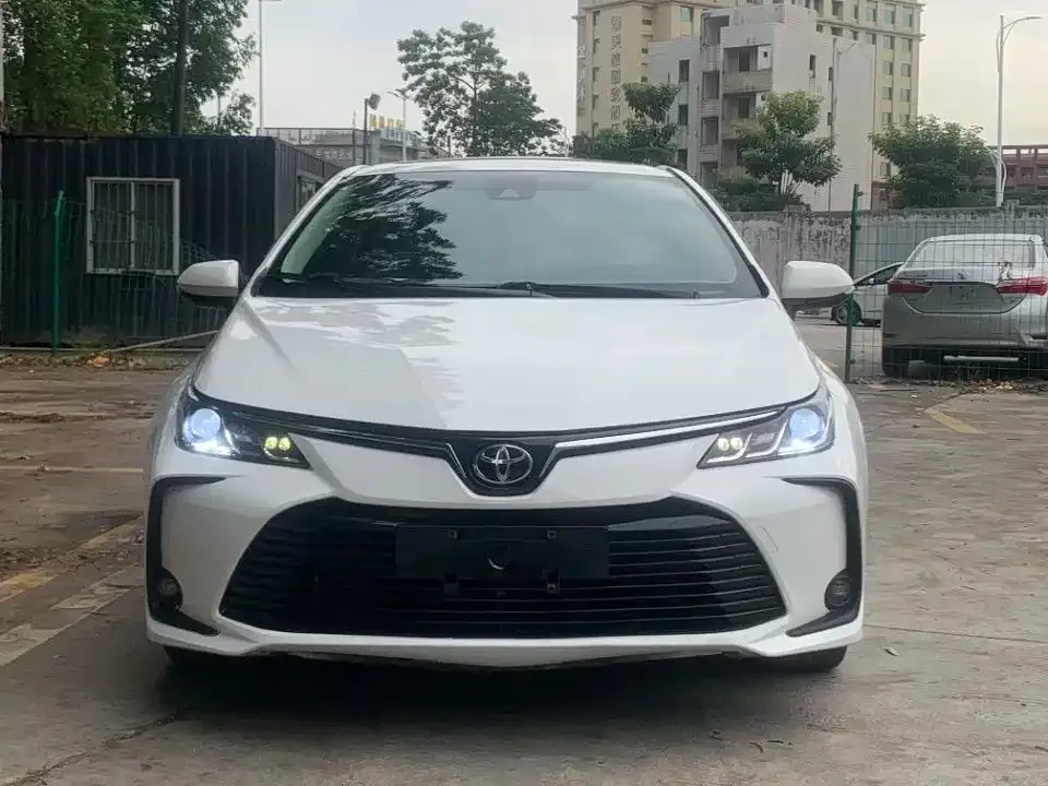 Toyota Corolla — фото 1