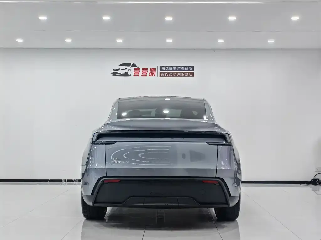 Tesla Model Y — фото 5